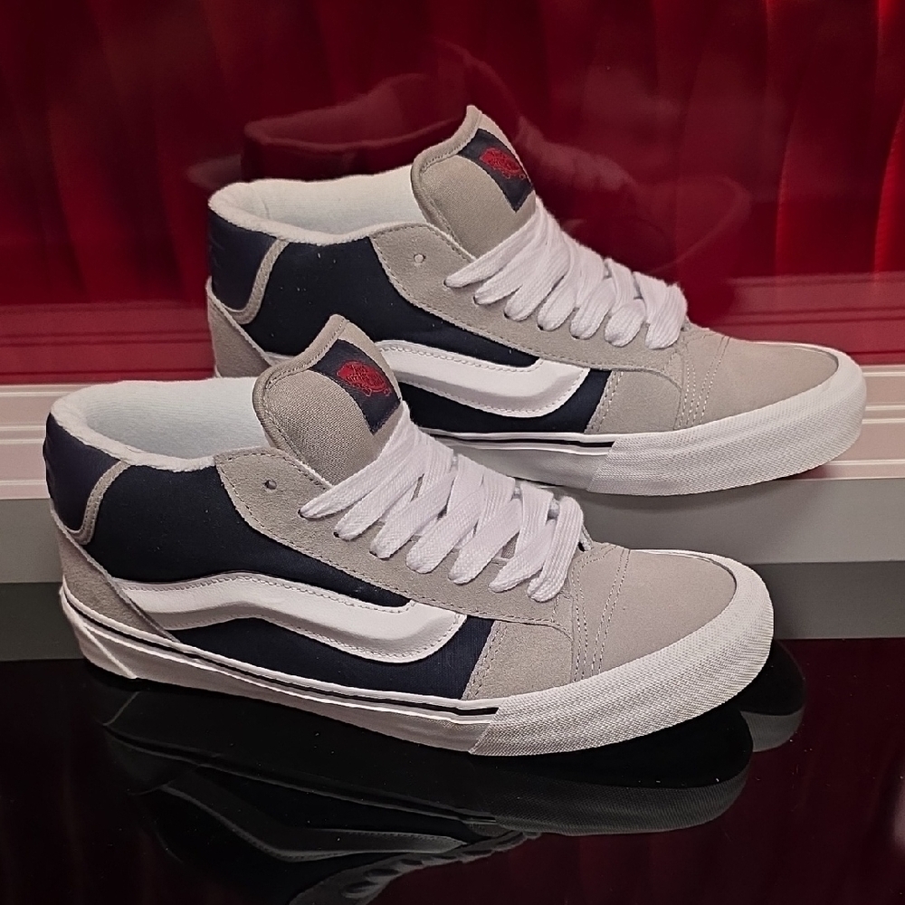 Vans Knu Mid Varsity Grey Men’s 10.5 Women's 12 New